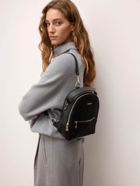 Zaino in pelle nera con setole e stampa animalier HEMERA