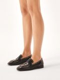 Mocassini slip-on decorati con rivetti in metallo KINDE