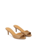 Mules con tacco a spillo basso di colore marrone chiaro  LUCIA