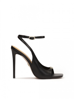 Sandali eleganti con punta quadrata