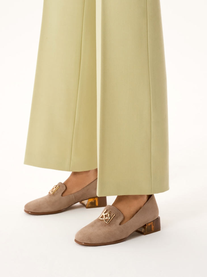 Scarpe in pelle scamosciata con tacco impreziosito HATTIE