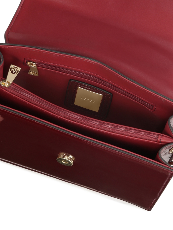 Borsa marrone con patta e tracolla a catena JONNA 