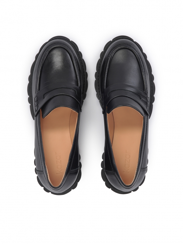 Scarpe da donna in pelle nera con suola spessa e ondulata SELVI