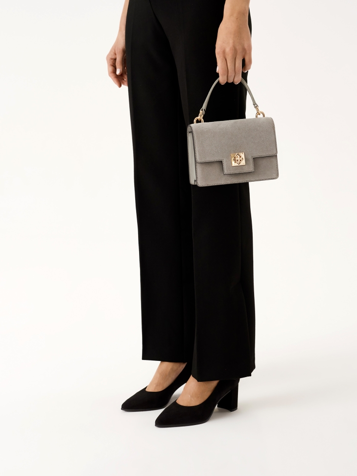 Décolleté in nabuk nero dallo stile minimal DESTINY