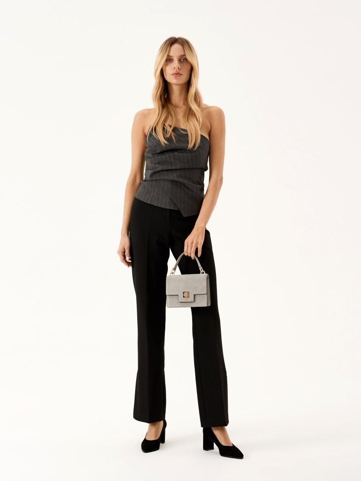 Décolleté in nabuk nero dallo stile minimal DESTINY