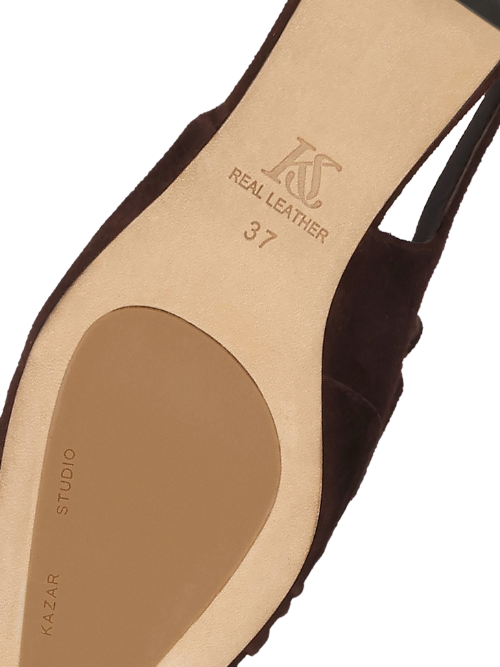 Décolleté in pelle scamosciata marrone con impunture decorative KS MOULIN