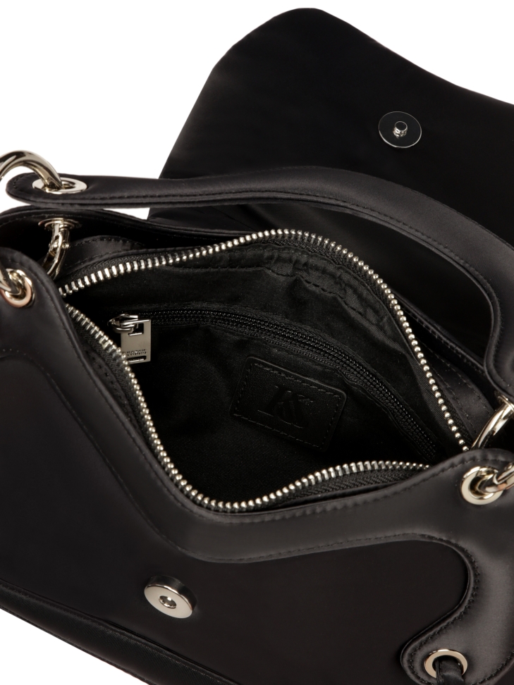 Borsa nera di forma irregolare  CLODETE