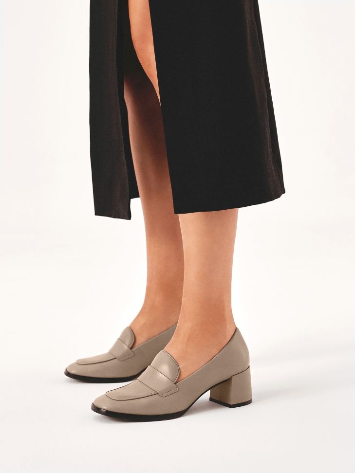 Décolleté classiche in pelle color taupe ERIN