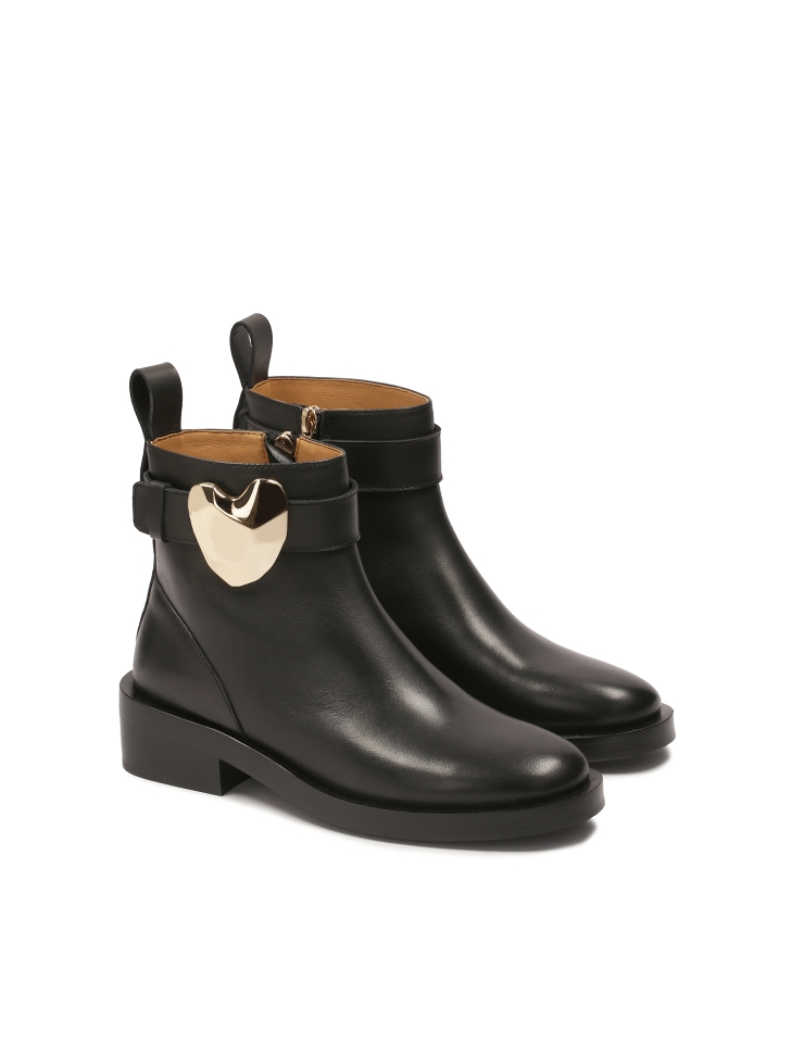 Stivali bassi decorati con un cuore in metallo REGGIE