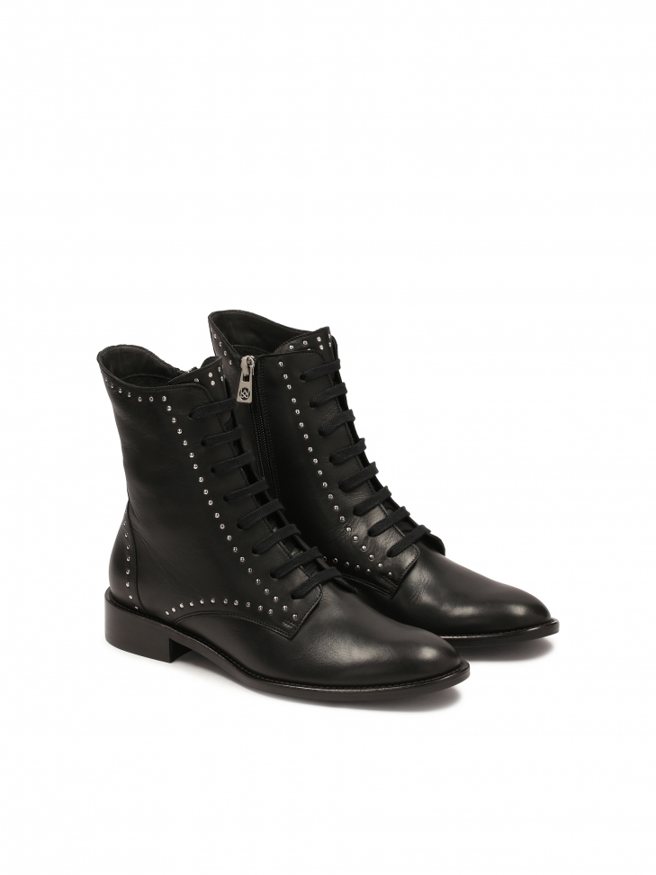Stivali neri decorati con rivetti INCA