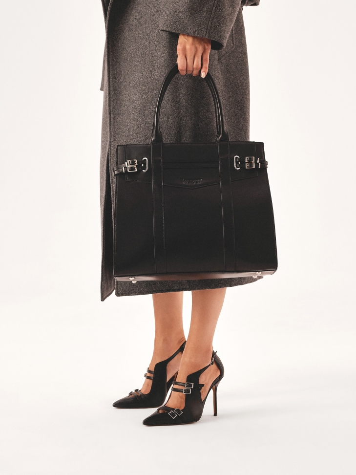 Borsa nera decorata con cinturini a fibbia TILMA