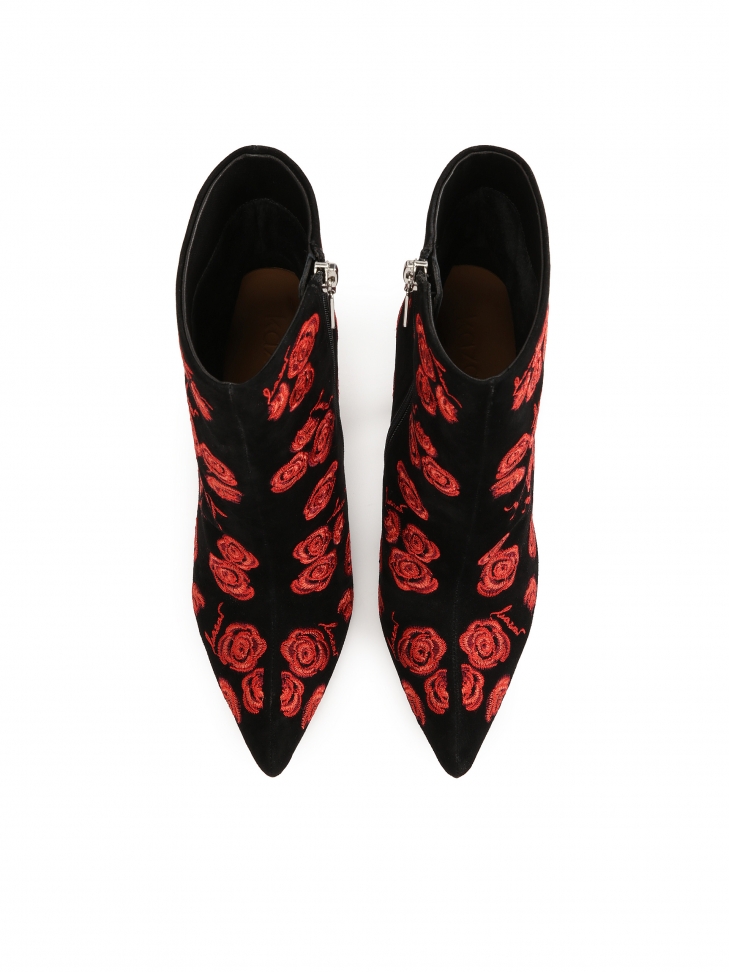 Stivali in pelle scamosciata con fiori rossi ricamati ADLEY