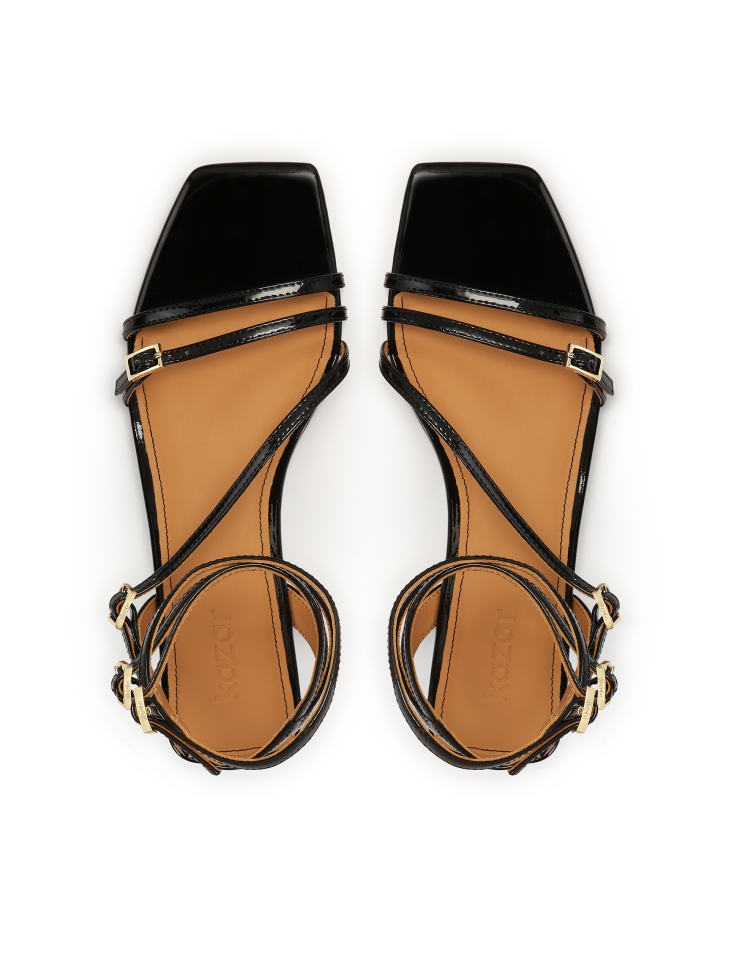 Sandali piatti in vernice MARIS