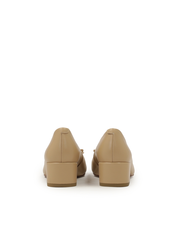 Décolleté basse in pelle beige URSULE