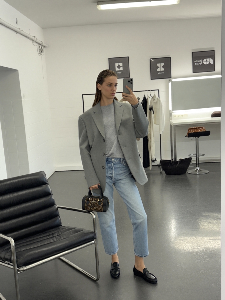 Borsetta piccola con motivo astratto NORAH