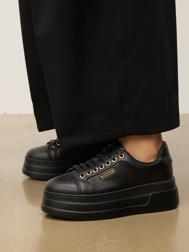 Sneakers in pelle con suola spessa e dritta NERIS