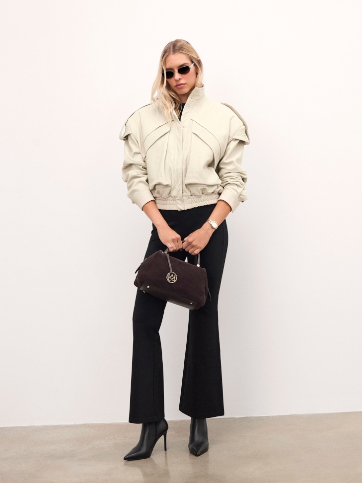 Borsetta in pelle scamosciata e vera pelle marrone con portachiavi WENNY