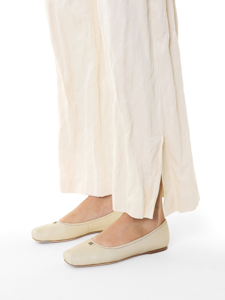 Ballerine crema dalla linea squadrata KS EDMEE