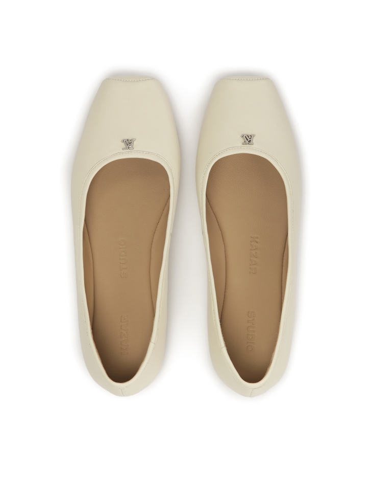 Ballerine crema dalla linea squadrata KS EDMEE