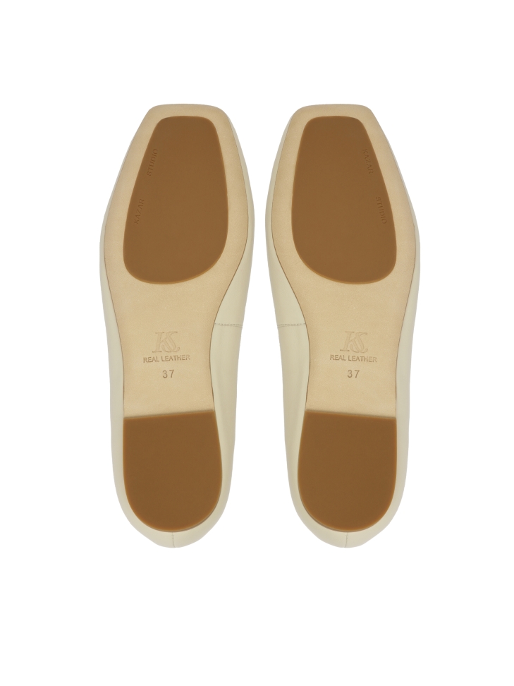 Ballerine crema dalla linea squadrata KS EDMEE
