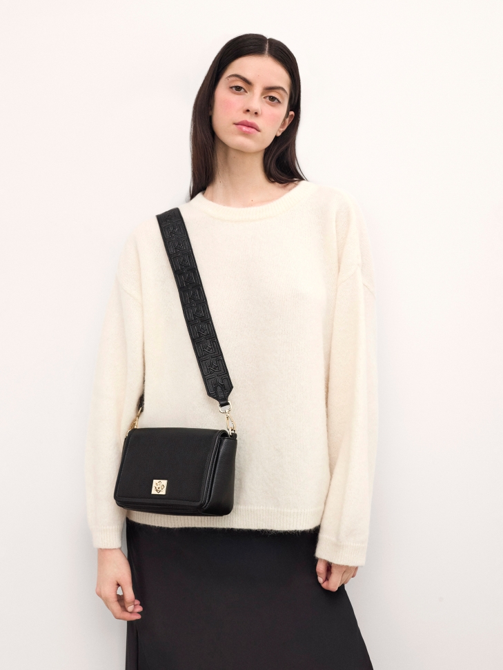 Borsetta piccola in pelle nera con patta ZIRELIA