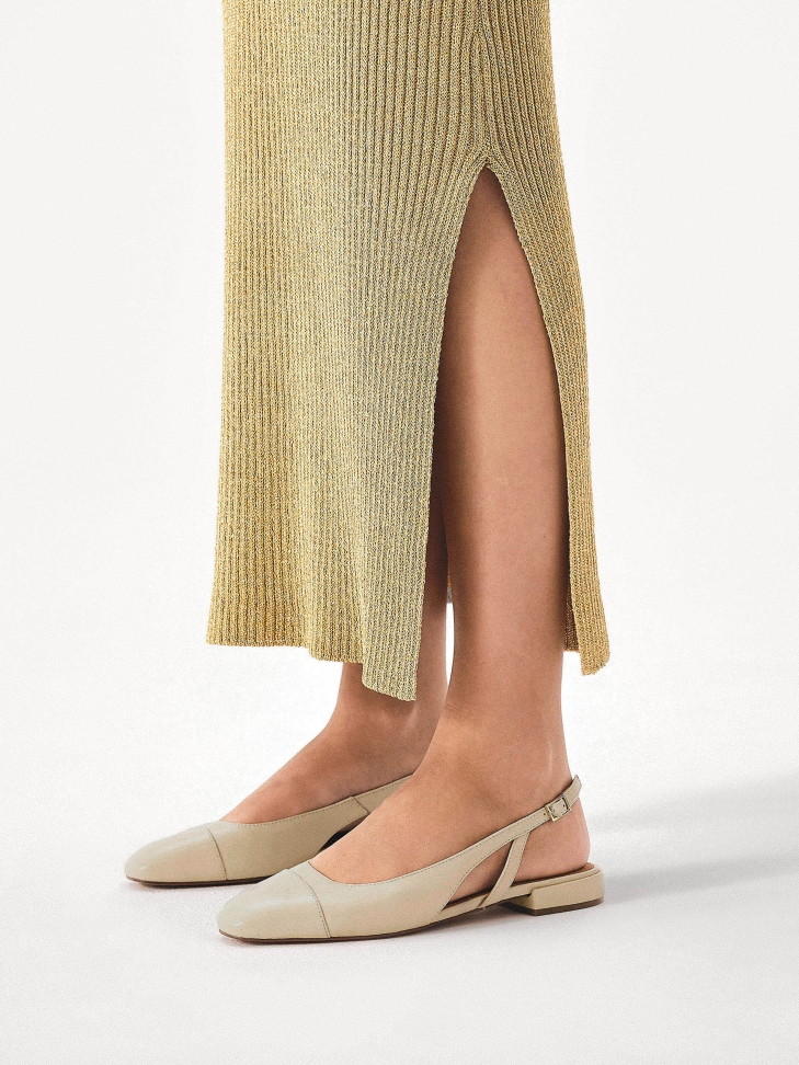 Décolleté color crema con tomaia finemente tagliata BRIZA