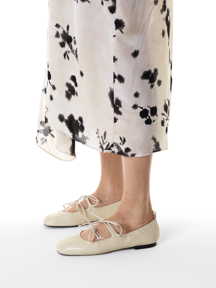 Ballerine in morbida pelle bianca con lacci e lacciuoli  KS AVRIL