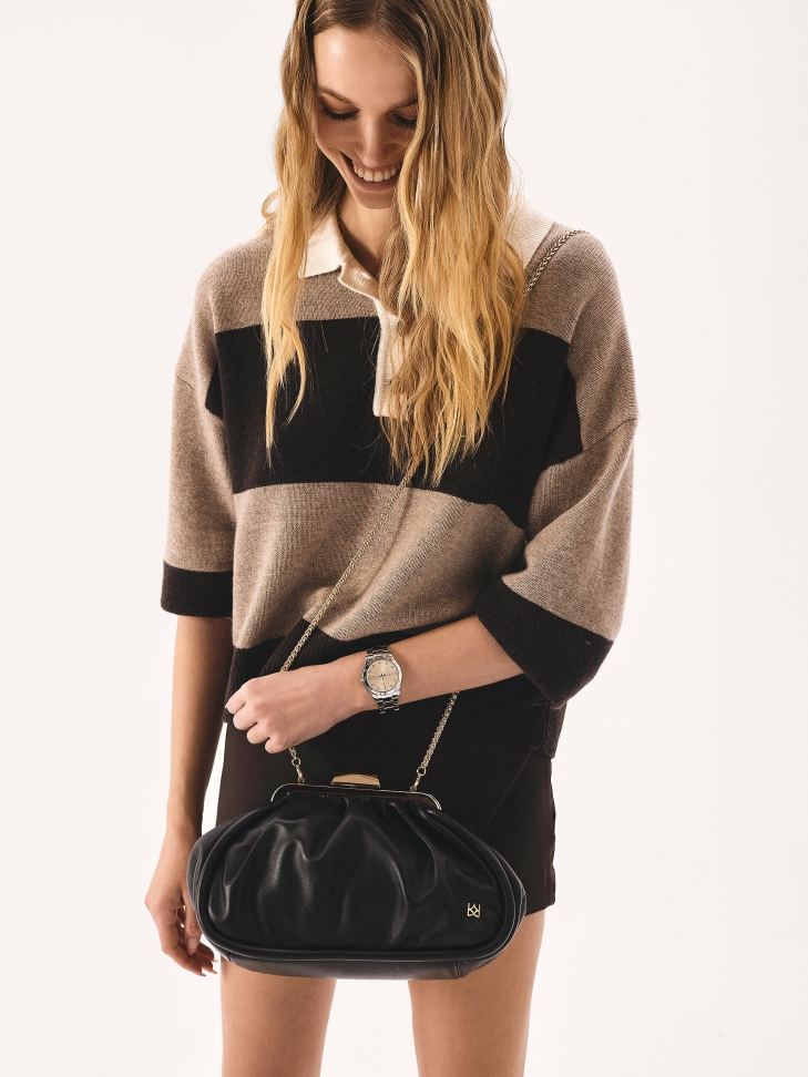 Borsa in pelle nera con struttura in metallo CATH