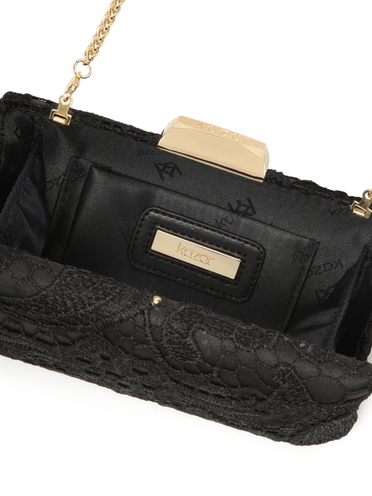 Elegante pochette nera ricoperta di guipure CARI