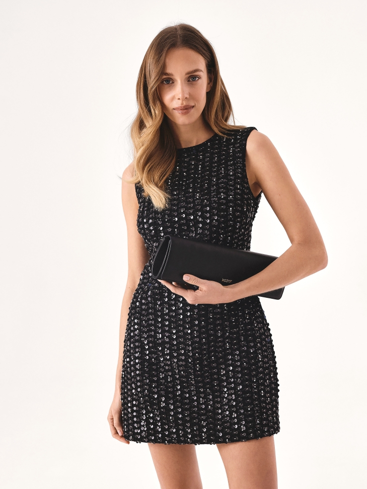 Elegante pochette nera di forma oblunga  VIVIENNE