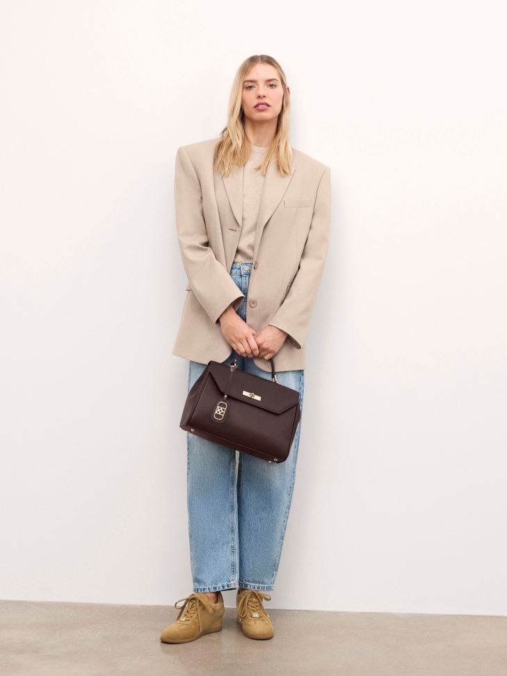 Scarpe da ginnastica in pelle scamosciata con una tuta da gatto IVERIS