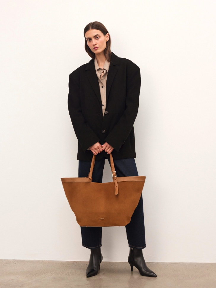 Borsa a trapezio in camoscio marrone chiaro NAN