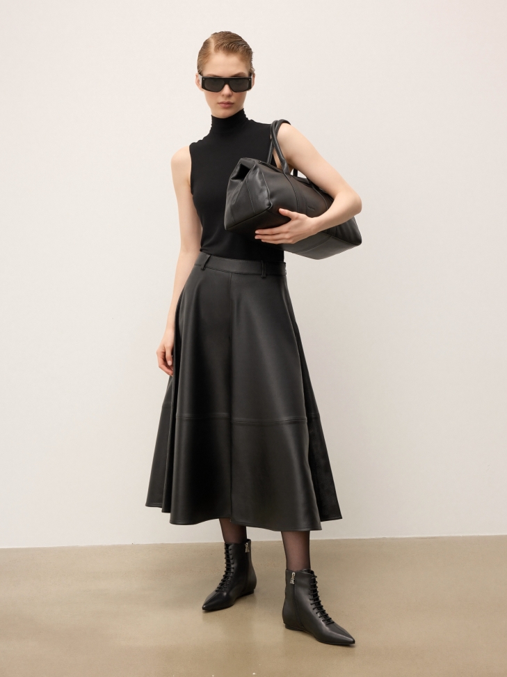 Stivali in pelle nera con chiusura a cerniera e punta impreziosita dal logo argentato KS AMIENS