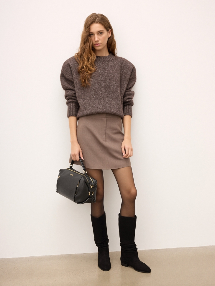 Borsa a bauletto in pelle nera e dettagli in oro ROCE