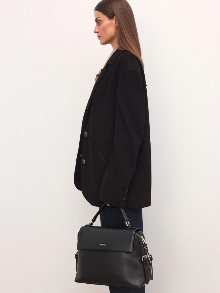 Borsa nera a trapezio con patta e impugnatura  FIORAYA